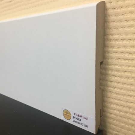 Плинтус Teckwood Белый Роял прямой скругленный 140×16